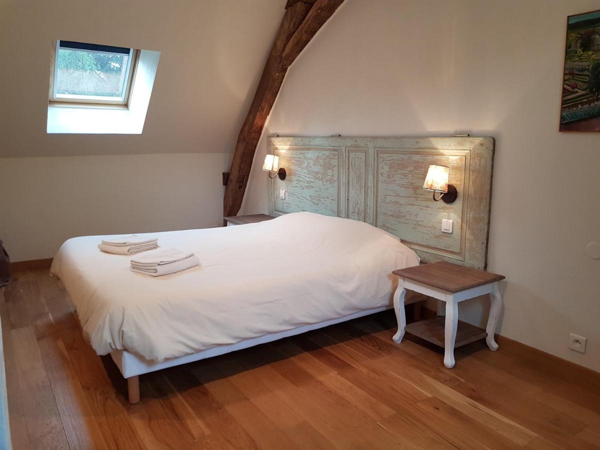 Chateau De Salvert - 4 Gites - 32 Personnes Neuillé Exteriér fotografie