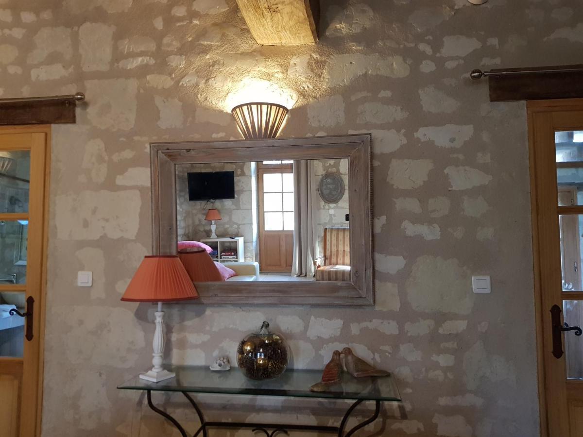 Chateau De Salvert - 4 Gites - 32 Personnes Neuillé Exteriér fotografie