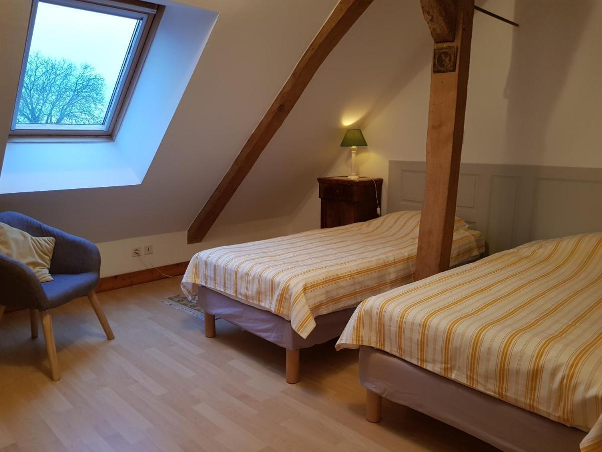Chateau De Salvert - 4 Gites - 32 Personnes Neuillé Exteriér fotografie